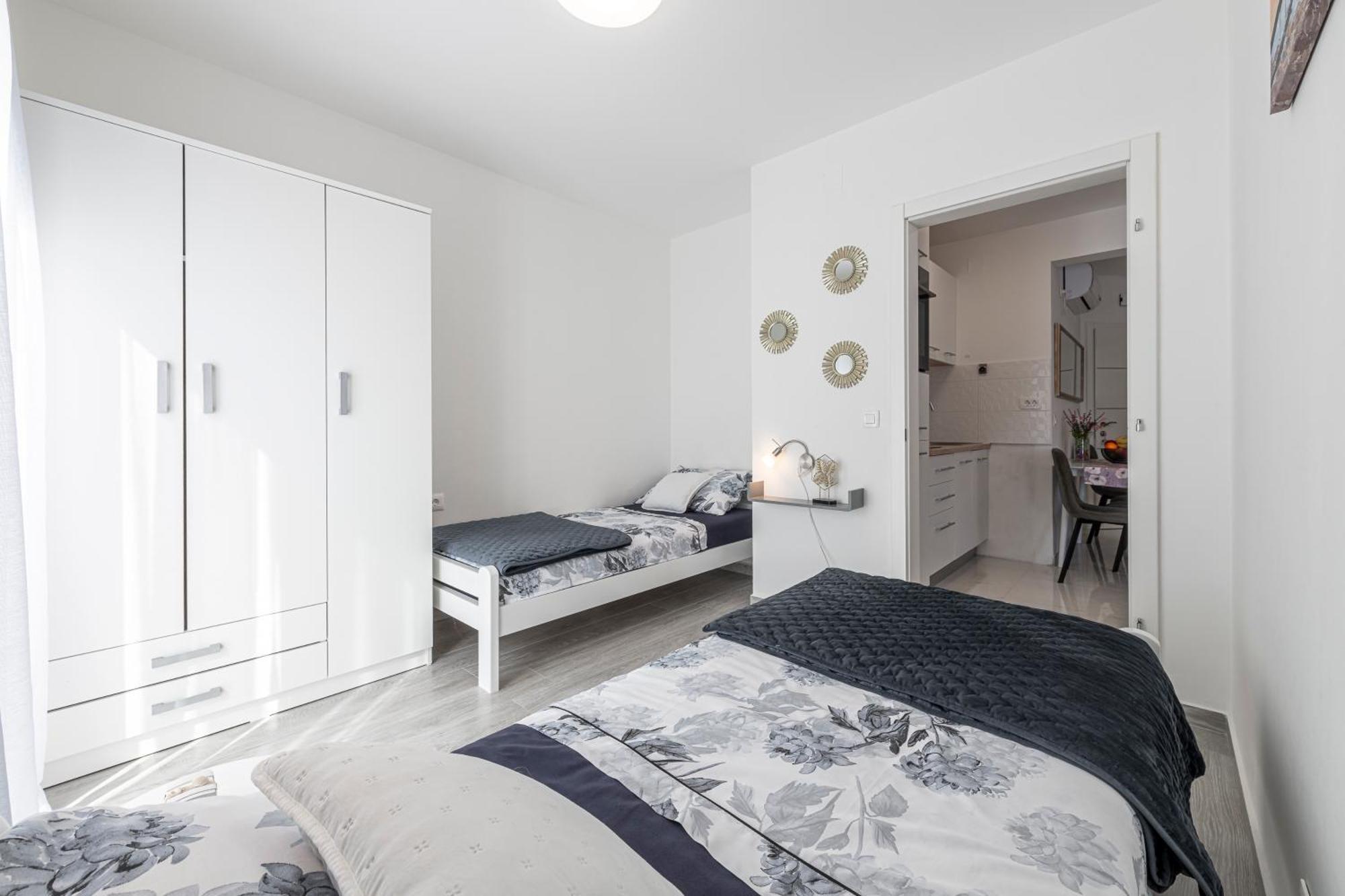 Apartments Kiki Mlini Zewnętrze zdjęcie